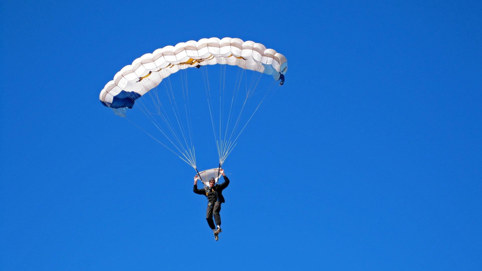 爱游戏体育入口-剧烈竞争：各路“黑马”运动员崭露头角，激烈的运动员